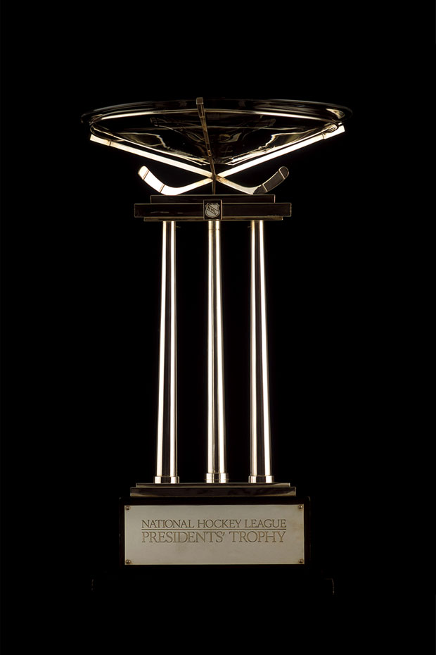 Nhl Trophy Hockeycentral Nhl Awards Calder Memorial Trophy